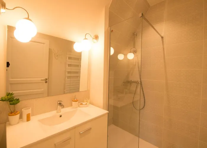 Le Nid Douillet, Climatisation Et Parking Prive